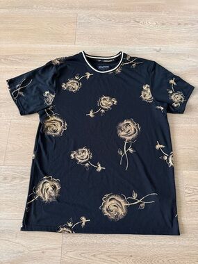 Black Shirt Crewneck Short-Sleeve Tee with Metallic Gold Rose